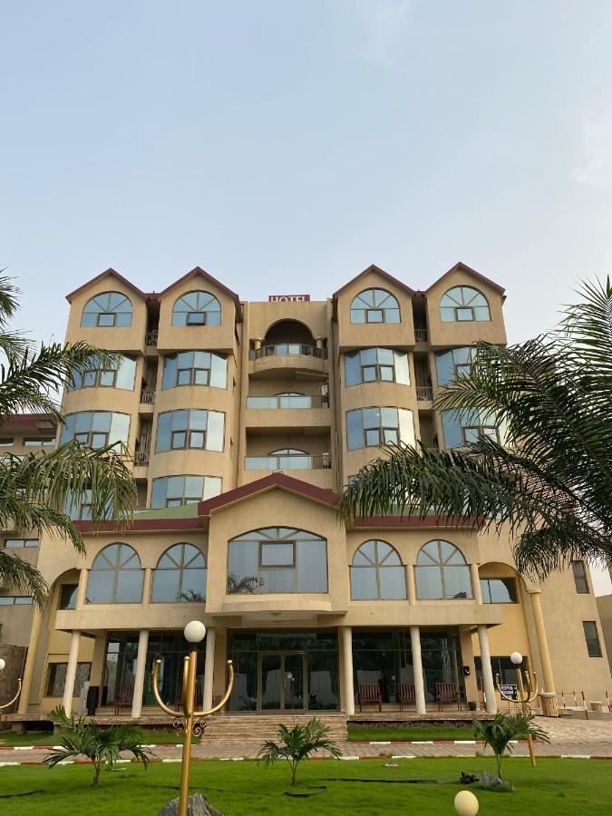 Hotel Sancta Maria Ломе Екстериор снимка