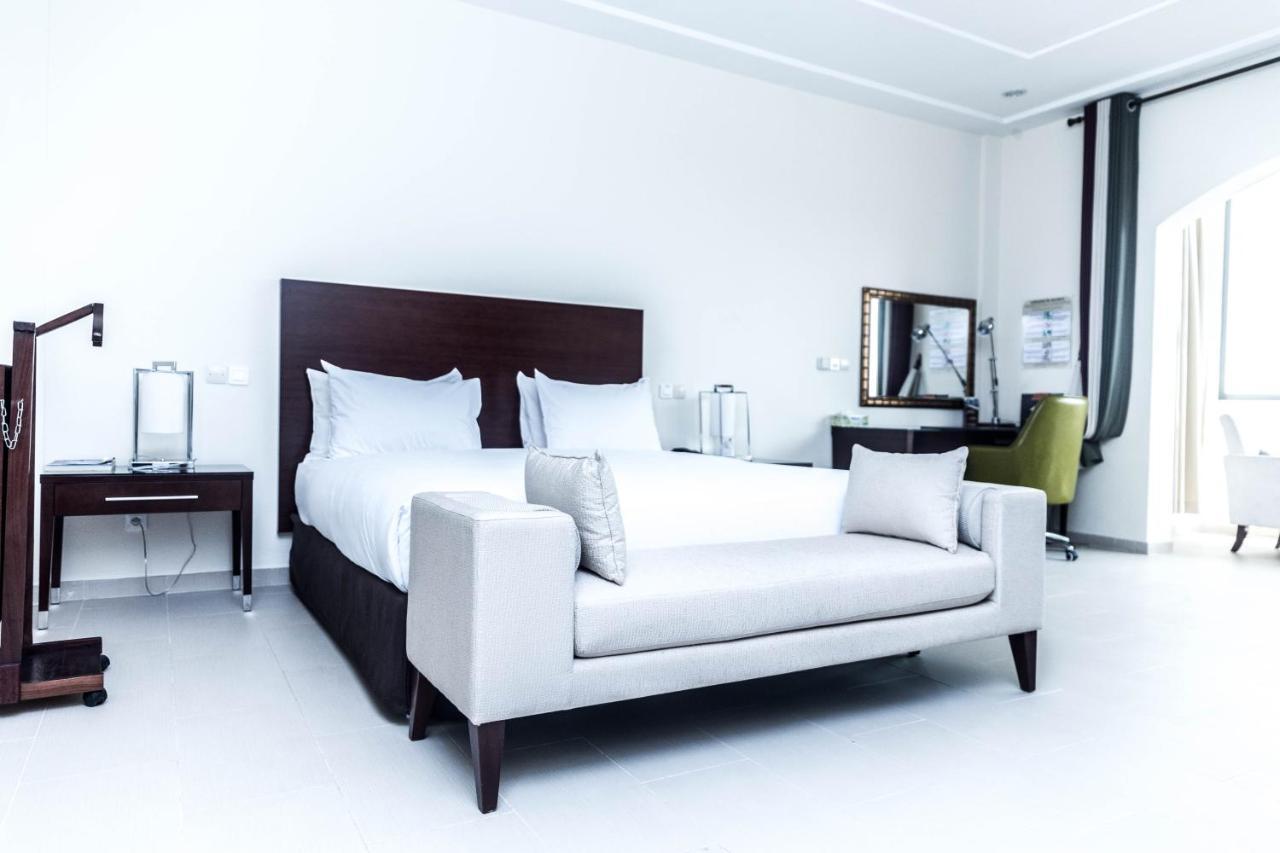 Hotel Sancta Maria Ломе Екстериор снимка