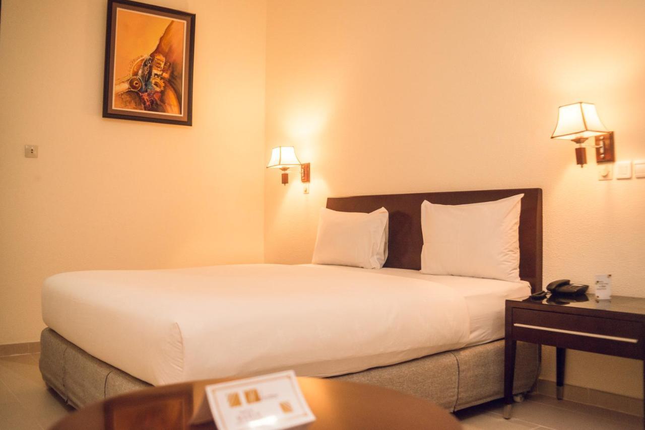 Hotel Sancta Maria Ломе Екстериор снимка