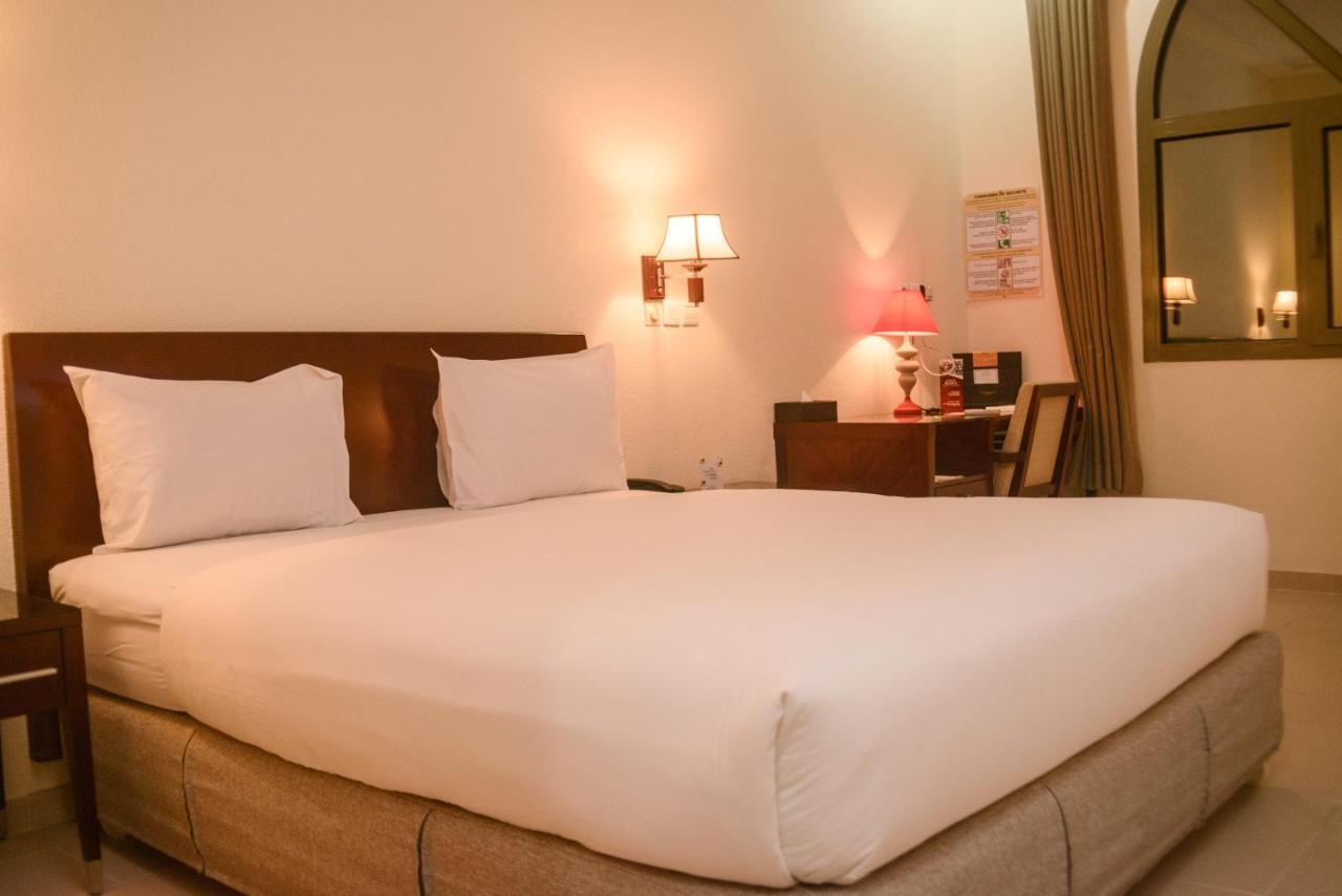 Hotel Sancta Maria Ломе Екстериор снимка
