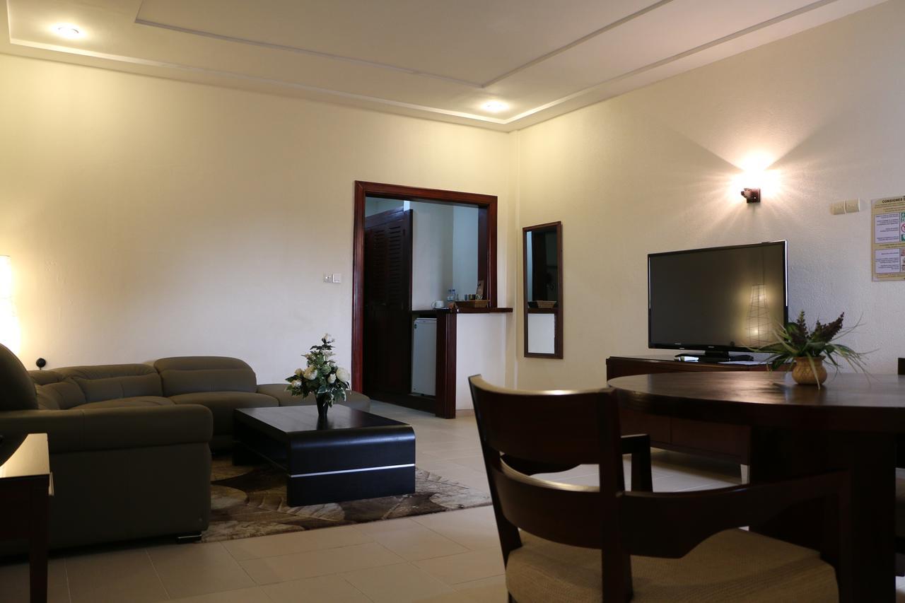 Hotel Sancta Maria Ломе Екстериор снимка