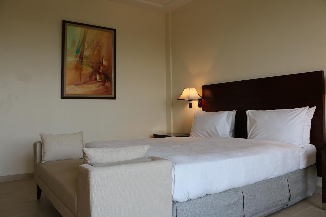 Hotel Sancta Maria Ломе Екстериор снимка