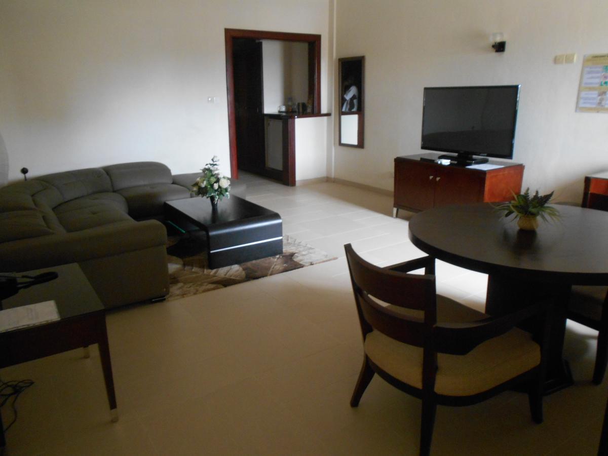 Hotel Sancta Maria Ломе Екстериор снимка