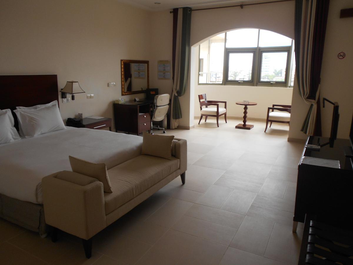 Hotel Sancta Maria Ломе Екстериор снимка